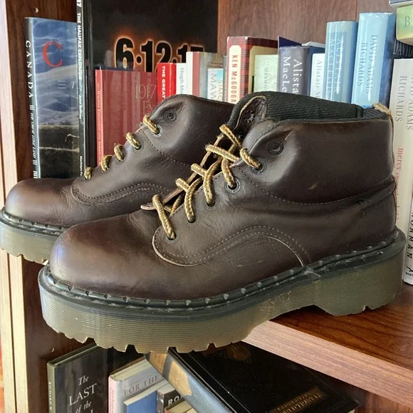 Dr. Martens Vintage Made in England 8315 Brown Greasy  display picture 1